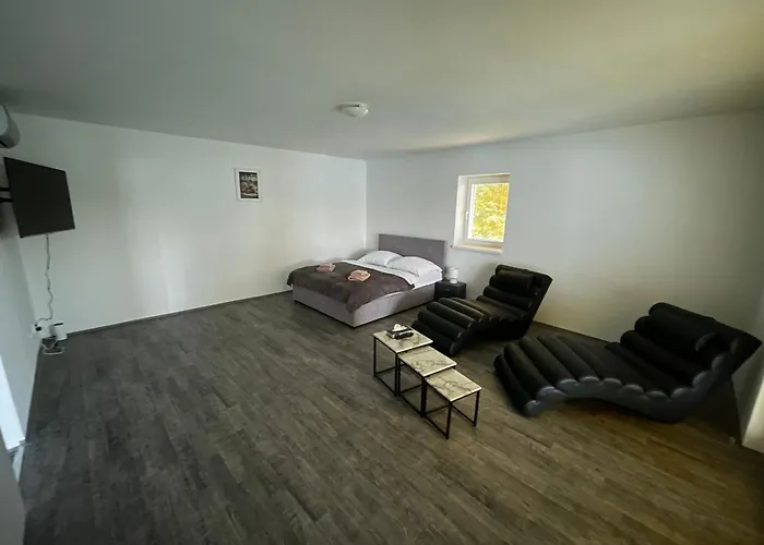 Trdlovy Apartmany A Chata Tatranec V Arealu Jaskovske Krcmy